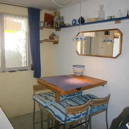 Kleine In Mit Kleiner Terrasse